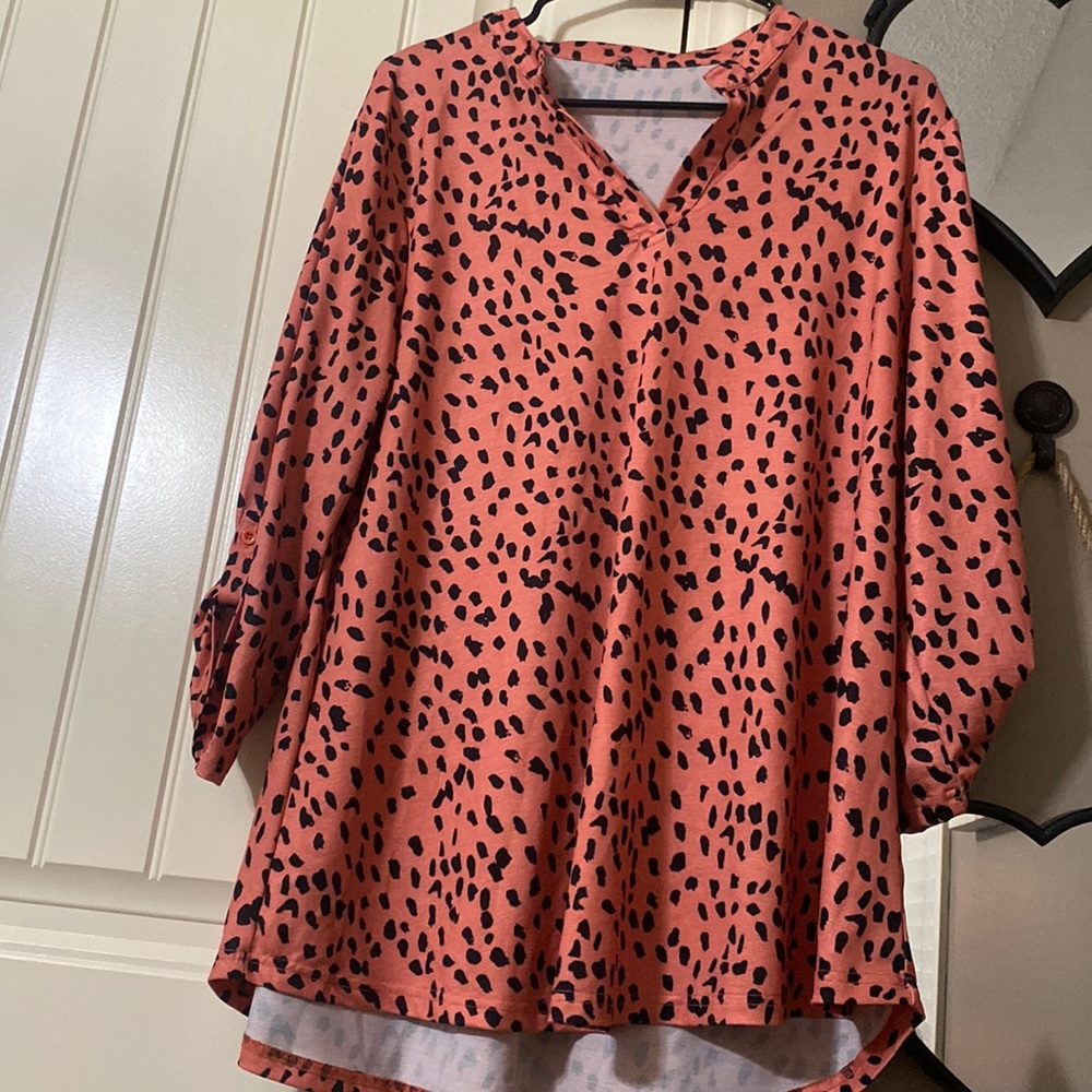 Coral top